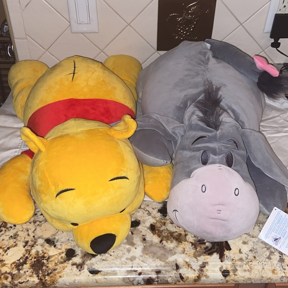 Nwt large Disney Cuddleez Eeyore plush and Winnie the Pooh plush nwot